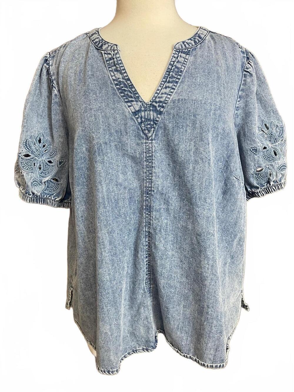 Intro Split V-Neck Embroidered Puff Sleeve Denim Blouse Large